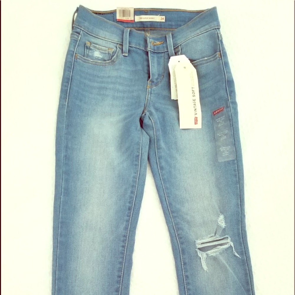 NWT Levi’s Vintage Soft Super Skinny Jeans